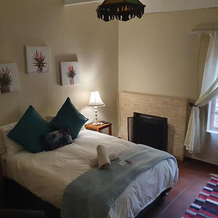 Sun Deck Lodge Hartbeespoort Bagian luar foto