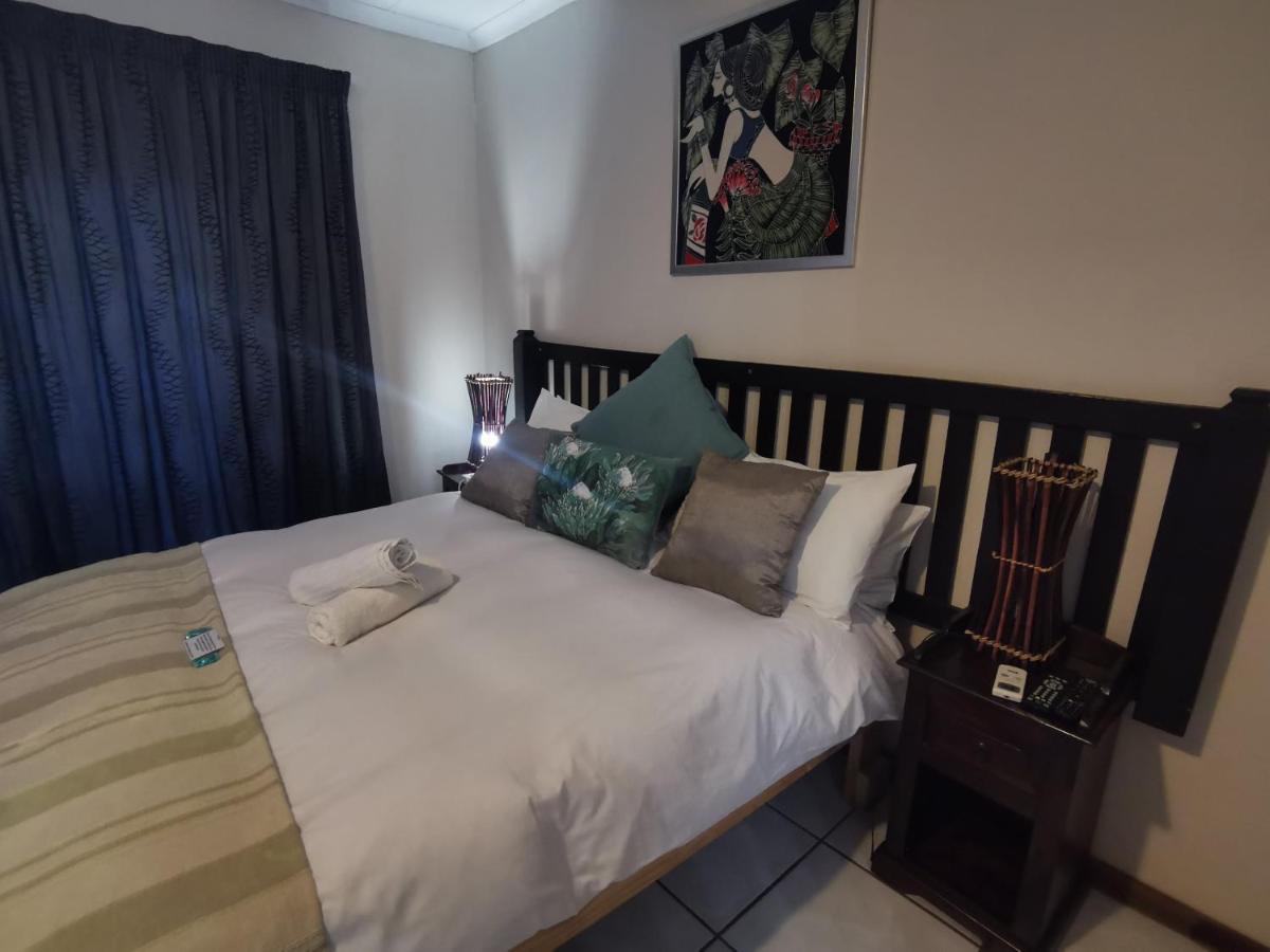 Sun Deck Lodge Hartbeespoort Bagian luar foto