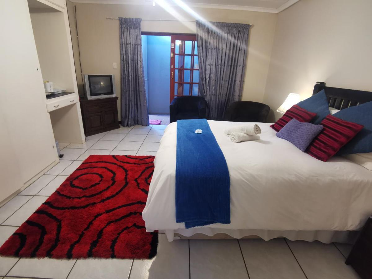 Sun Deck Lodge Hartbeespoort Bagian luar foto