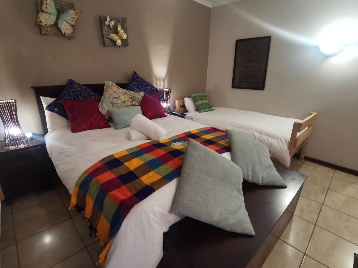 Sun Deck Lodge Hartbeespoort Bagian luar foto