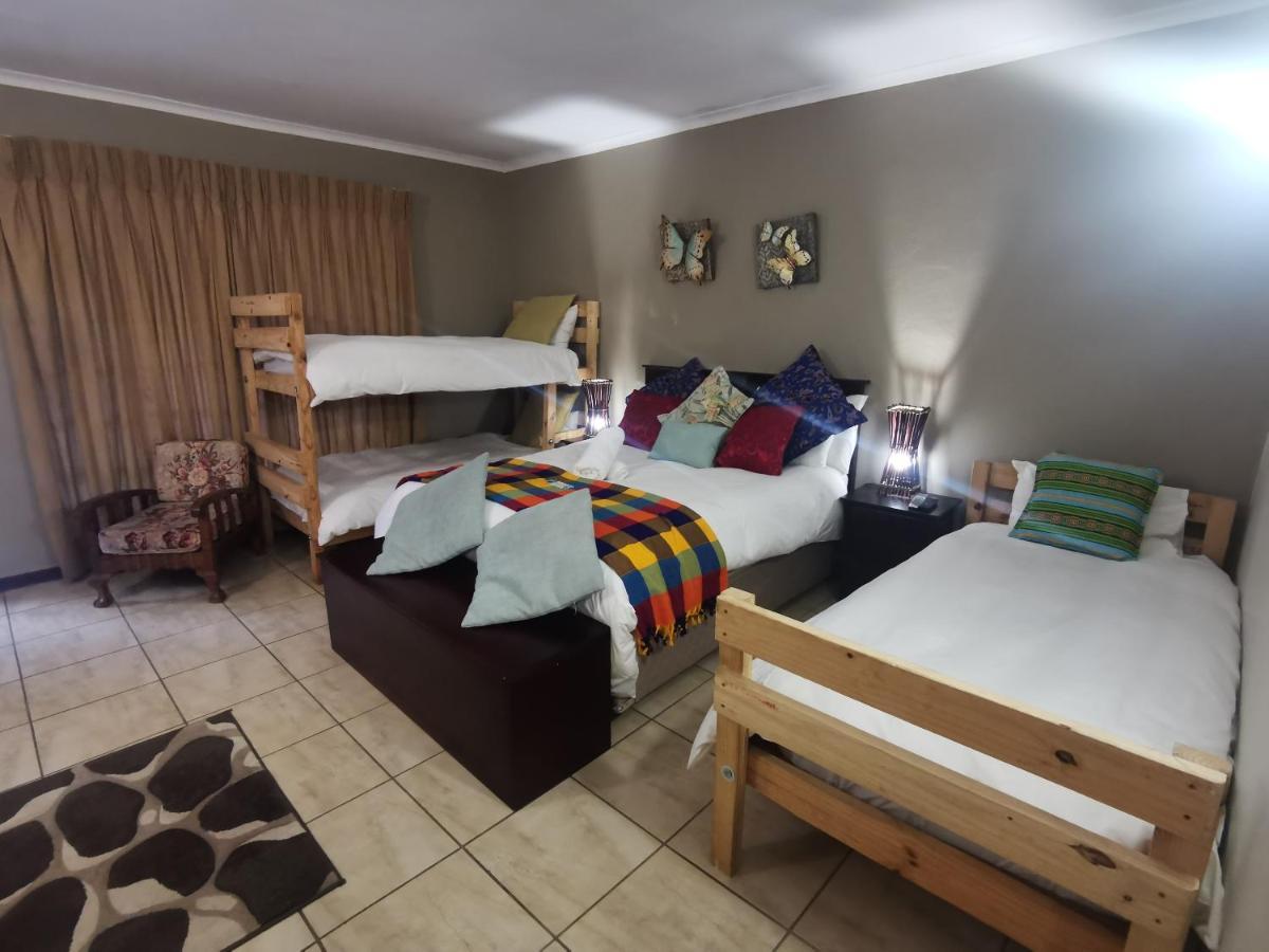 Sun Deck Lodge Hartbeespoort Bagian luar foto